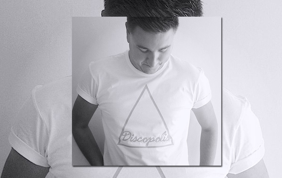 Interview: Carl Hanaghan talks about his latest release ‘Strings Of Life’